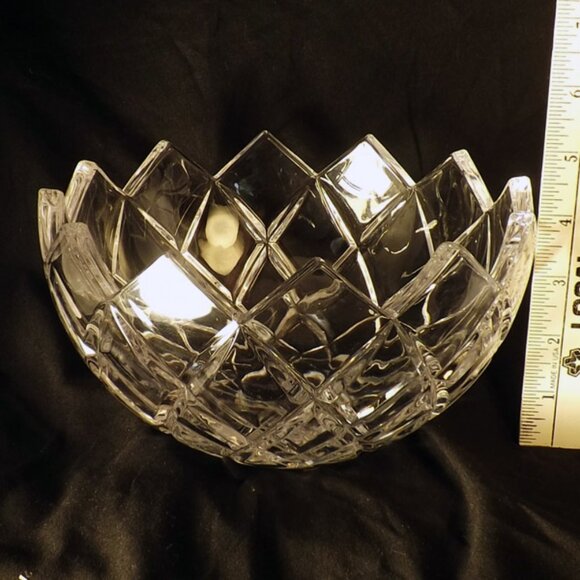 Mikasa Crystal Diamond Crystal Bowl 8 in. - Picture 2 of 5